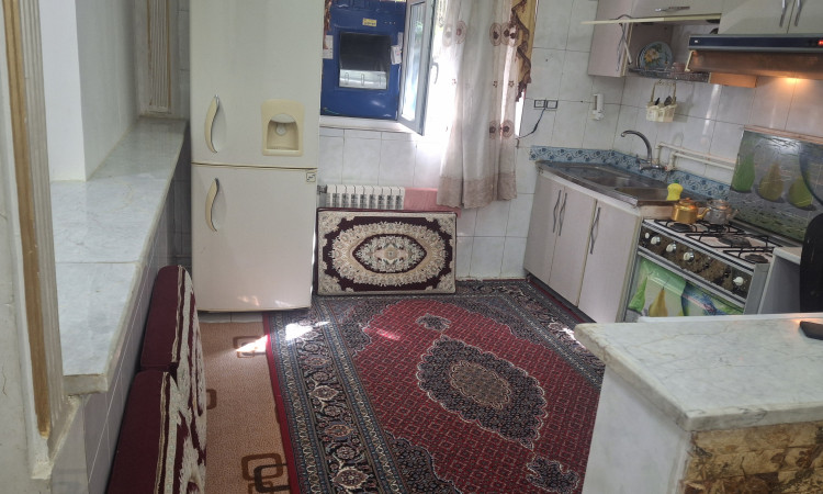 اجاره آپارتمان دوخوابه نزدیک دریاچه همکف