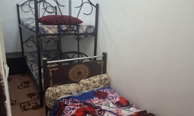 اجاره آپارتمان دوخوابه نزدیک دریاچه همکف