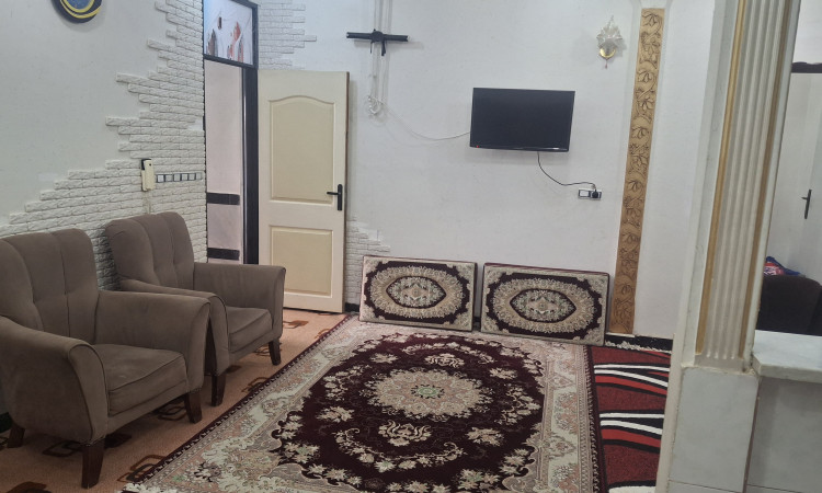اجاره آپارتمان دوخوابه نزدیک دریاچه همکف