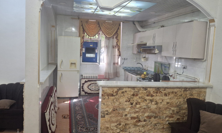 اجاره آپارتمان دوخوابه نزدیک دریاچه همکف