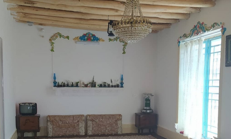 رزرو بومگردی عمارت پولادوند(اتاق شاهنشین)