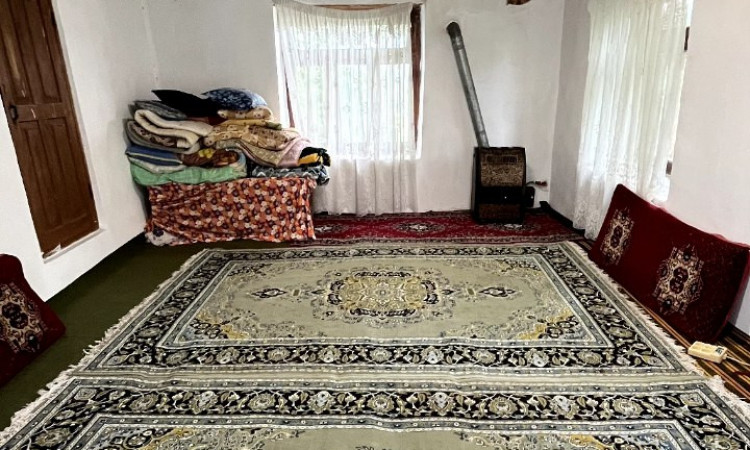 اقامتگاه کاهگلی سنتی آژیار