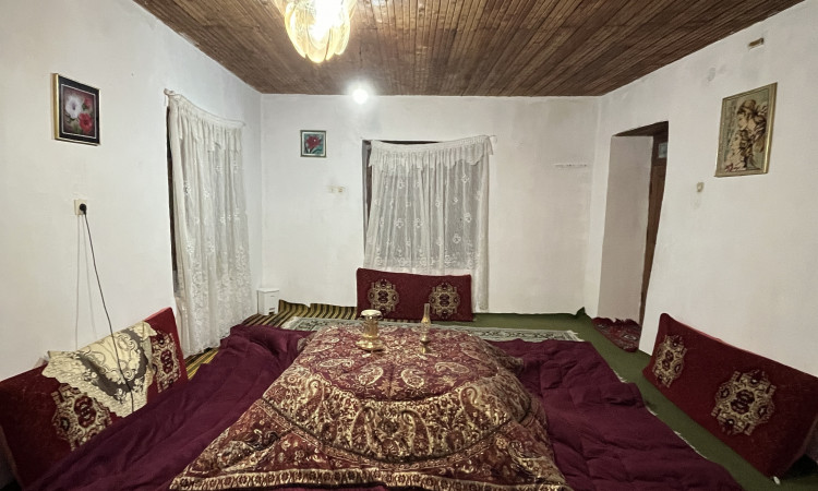 اقامتگاه کاهگلی سنتی آژیار