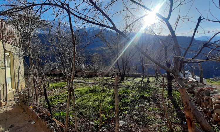 اجاره خانه ای با چشم انداز کوهستان و روستا