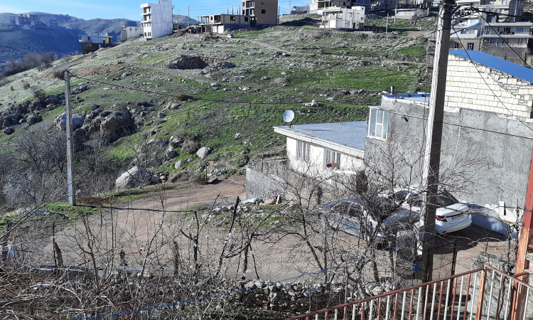 اجاره خانه ای با چشم انداز کوهستان و روستا