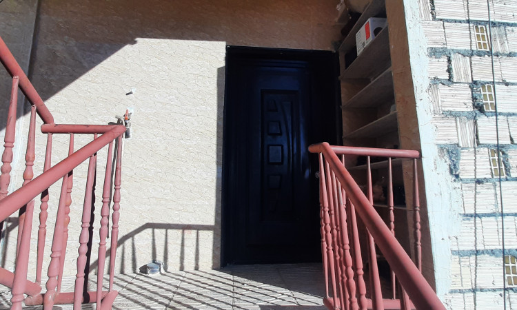 اجاره خانه ای با چشم انداز کوهستان و روستا