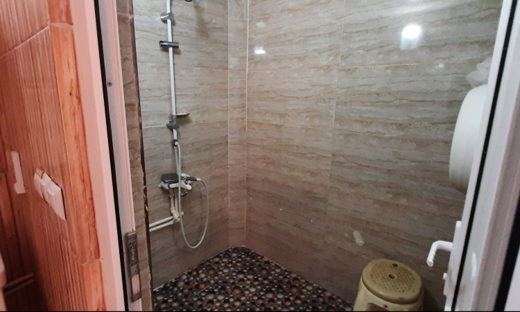 اجاره خانه ای با چشم انداز کوهستان و روستا