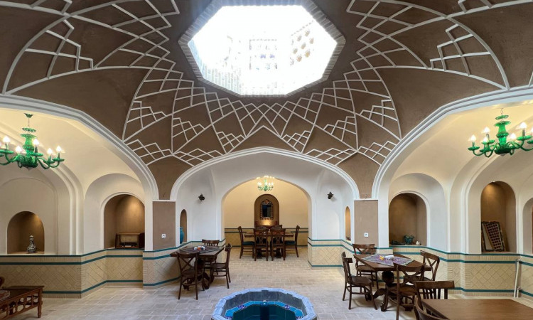 رزرو هتل سنتی دلنواز اتاق تاج السلطنه
