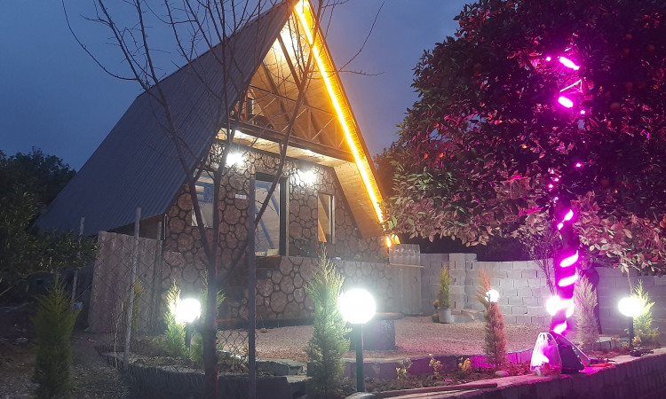 اجاره کلبه سوییسی تراس دار