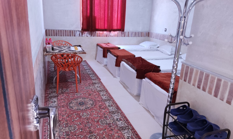 رزرو بوم گردی کویر مرنجاب برکه احمد 6 ( چهار تخته )