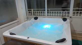 اجاره ویلا ایلیاد دارای جکوزی با تراسی چشم نواز