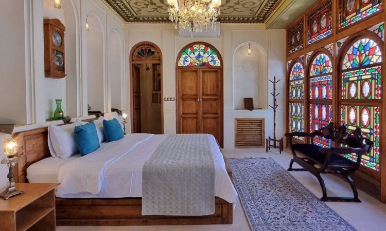 بوتیک هتل شمس الملوک(ارسی کهربا)