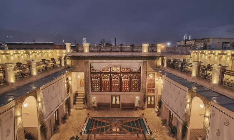 بوتیک هتل شمس الملوک(سوییت ارسی مروارید)