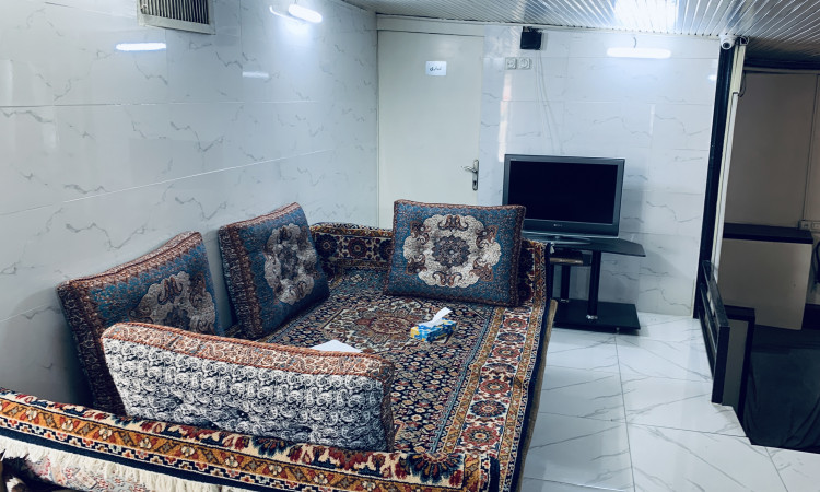 الغرفة 107/الحمام والحمامات خارج الغرفة