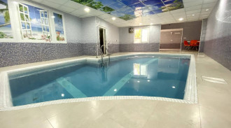 أربع غرف نوم مع مسبح ياس