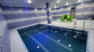 اجاره ویلا با استخر و جکوزی فول گیم آریا