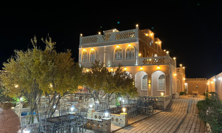 اقامتگاه بومگردی شمس العماره باغستان - صاحب جان 107