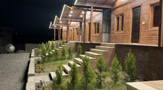 كوخ خشبي ملكي