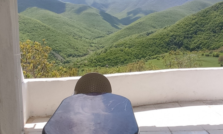 اجاره سوئیت تراس دار با مبله در روستای مکیدی _کلیبر