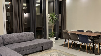 اجاره ویلای استخردار دنج در شهرکی آرام با امنیت بالا