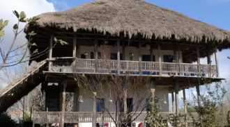 رزرو بومگردی لوتکا عمارت عیسی خان 1