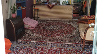 منزل مغلق مع فناء نظيف