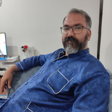 تصویر پروفایل صادق تصویر پروفایل صادق